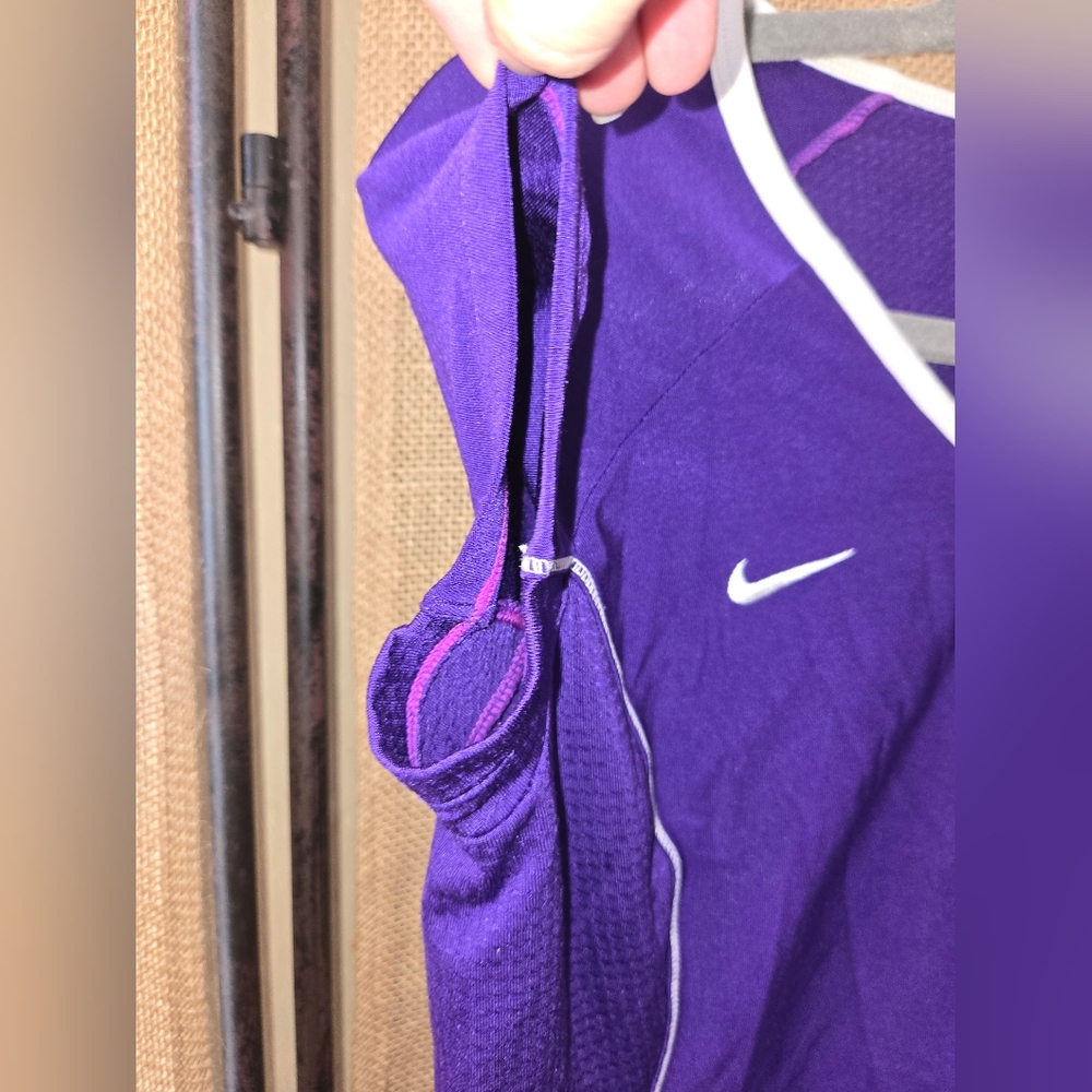 Nike Dri-Fit Women's Purple Short Sleeve Athletic Top M (8-10) - Picture 4 of 10